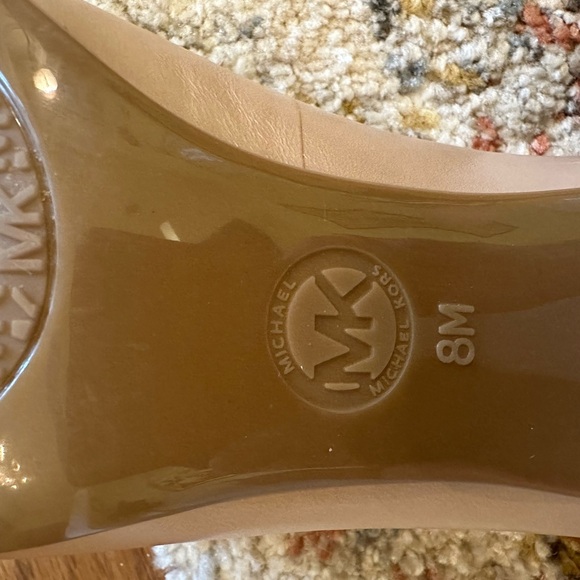 Michael Kors Cream Tan Pumps Size 8 - Picture 5 of 15